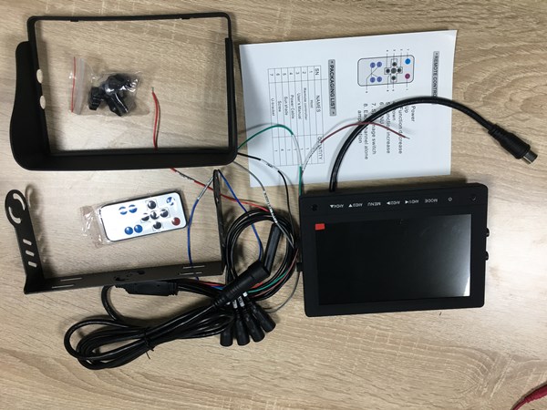 Moniteur quadruple 7 pouces avec schéma 141