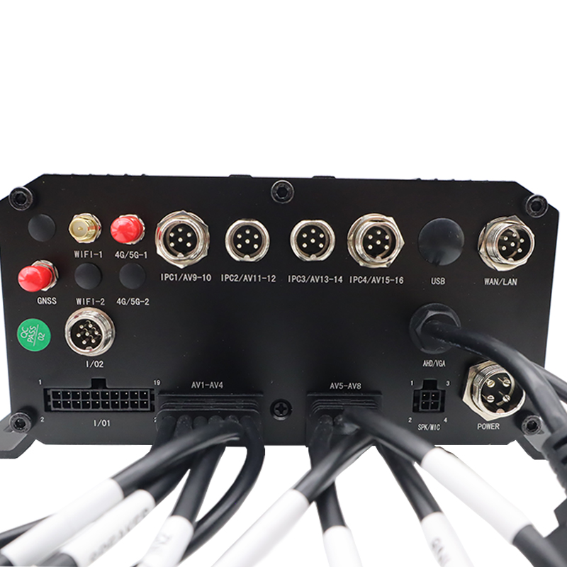 Avez-vous besoin d'un MDVR AHD 16 canaux avec double disque dur et stockage sur carte SD pour la surveillance de la flotte ?